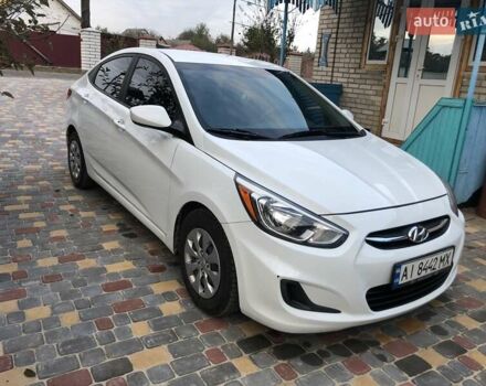 Белый Хендай Акцент, объемом двигателя 1.59 л и пробегом 56 тыс. км за 11800 $, фото 5 на Automoto.ua