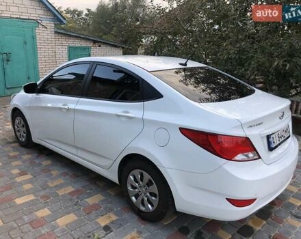 Белый Хендай Акцент, объемом двигателя 1.59 л и пробегом 56 тыс. км за 11800 $, фото 1 на Automoto.ua