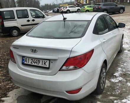Белый Хендай Акцент, объемом двигателя 1.6 л и пробегом 80 тыс. км за 9500 $, фото 3 на Automoto.ua