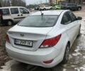 Белый Хендай Акцент, объемом двигателя 1.6 л и пробегом 80 тыс. км за 9500 $, фото 3 на Automoto.ua