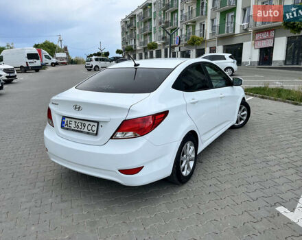 Білий Хендай Акцент, об'ємом двигуна 1.59 л та пробігом 65 тис. км за 10900 $, фото 4 на Automoto.ua