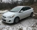 Белый Хендай Акцент, объемом двигателя 1.6 л и пробегом 80 тыс. км за 9500 $, фото 1 на Automoto.ua