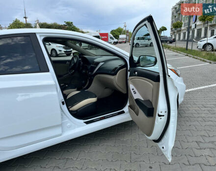 Білий Хендай Акцент, об'ємом двигуна 1.59 л та пробігом 65 тис. км за 10900 $, фото 11 на Automoto.ua
