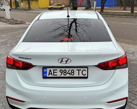 Белый Хендай Акцент, объемом двигателя 1.4 л и пробегом 128 тыс. км за 9800 $, фото 3 на Automoto.ua