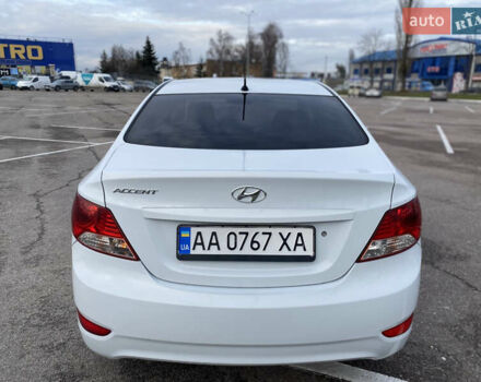 Білий Хендай Акцент, об'ємом двигуна 1.37 л та пробігом 200 тис. км за 6000 $, фото 13 на Automoto.ua