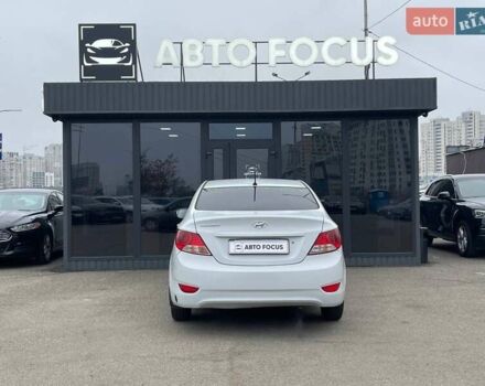 Белый Хендай Акцент, объемом двигателя 1.4 л и пробегом 208 тыс. км за 6990 $, фото 5 на Automoto.ua