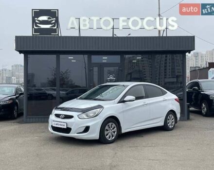 Белый Хендай Акцент, объемом двигателя 1.4 л и пробегом 208 тыс. км за 6990 $, фото 3 на Automoto.ua