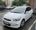 Белый Хендай Акцент, объемом двигателя 1.58 л и пробегом 53 тыс. км за 12200 $, фото 1 на Automoto.ua