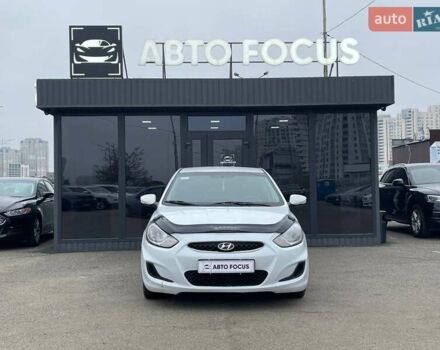 Белый Хендай Акцент, объемом двигателя 1.4 л и пробегом 208 тыс. км за 6990 $, фото 2 на Automoto.ua