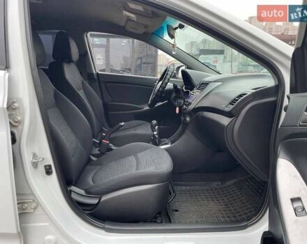 Белый Хендай Акцент, объемом двигателя 1.4 л и пробегом 208 тыс. км за 6990 $, фото 10 на Automoto.ua