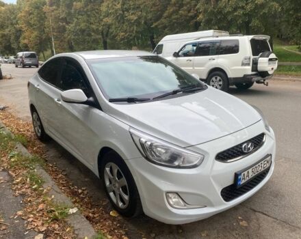 Белый Хендай Акцент, объемом двигателя 1.6 л и пробегом 185 тыс. км за 8600 $, фото 4 на Automoto.ua