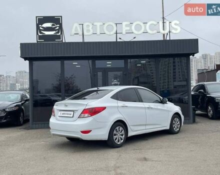 Белый Хендай Акцент, объемом двигателя 1.4 л и пробегом 208 тыс. км за 6990 $, фото 6 на Automoto.ua