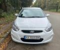 Белый Хендай Акцент, объемом двигателя 1.6 л и пробегом 185 тыс. км за 8600 $, фото 1 на Automoto.ua