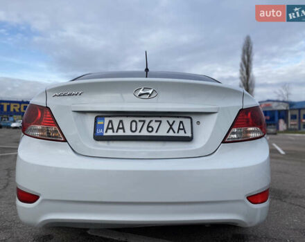 Білий Хендай Акцент, об'ємом двигуна 1.37 л та пробігом 200 тис. км за 6000 $, фото 5 на Automoto.ua