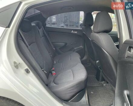 Белый Хендай Акцент, объемом двигателя 1.4 л и пробегом 208 тыс. км за 6990 $, фото 9 на Automoto.ua