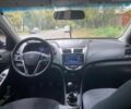 Белый Хендай Акцент, объемом двигателя 1.6 л и пробегом 185 тыс. км за 8600 $, фото 6 на Automoto.ua