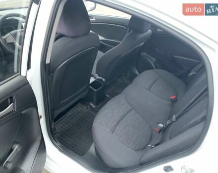 Белый Хендай Акцент, объемом двигателя 1.37 л и пробегом 185 тыс. км за 6100 $, фото 10 на Automoto.ua