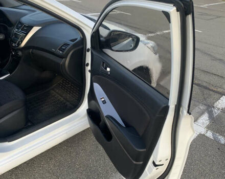 Белый Хендай Акцент, объемом двигателя 1.4 л и пробегом 111 тыс. км за 9500 $, фото 24 на Automoto.ua