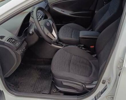 Білий Хендай Акцент, об'ємом двигуна 1.4 л та пробігом 235 тис. км за 6470 $, фото 5 на Automoto.ua