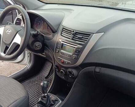 Белый Хендай Акцент, объемом двигателя 1.4 л и пробегом 235 тыс. км за 6400 $, фото 14 на Automoto.ua