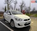 Белый Хендай Акцент, объемом двигателя 1.37 л и пробегом 65 тыс. км за 10000 $, фото 1 на Automoto.ua