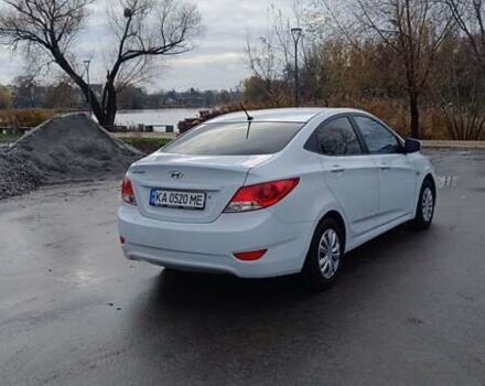 Белый Хендай Акцент, объемом двигателя 1.4 л и пробегом 235 тыс. км за 6400 $, фото 4 на Automoto.ua