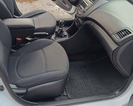 Белый Хендай Акцент, объемом двигателя 1.4 л и пробегом 235 тыс. км за 6400 $, фото 12 на Automoto.ua