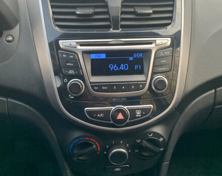 Белый Хендай Акцент, объемом двигателя 1.4 л и пробегом 111 тыс. км за 9500 $, фото 10 на Automoto.ua