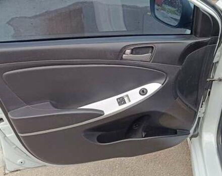 Білий Хендай Акцент, об'ємом двигуна 1.4 л та пробігом 235 тис. км за 6470 $, фото 6 на Automoto.ua