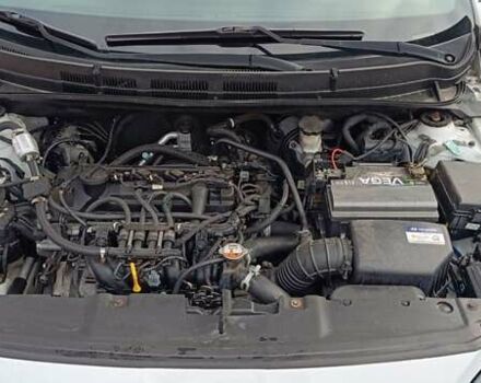 Белый Хендай Акцент, объемом двигателя 1.4 л и пробегом 235 тыс. км за 6400 $, фото 23 на Automoto.ua