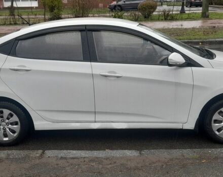 Белый Хендай Акцент, объемом двигателя 1.4 л и пробегом 112 тыс. км за 6990 $, фото 2 на Automoto.ua