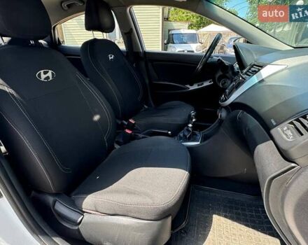 Белый Хендай Акцент, объемом двигателя 1.37 л и пробегом 267 тыс. км за 6990 $, фото 11 на Automoto.ua