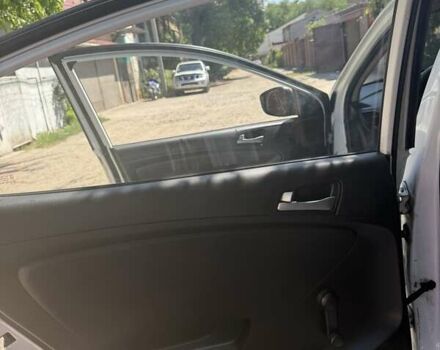 Білий Хендай Акцент, об'ємом двигуна 1.37 л та пробігом 90 тис. км за 8500 $, фото 10 на Automoto.ua