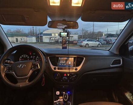 Белый Хендай Акцент, объемом двигателя 1.6 л и пробегом 55 тыс. км за 12700 $, фото 9 на Automoto.ua