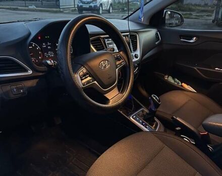 Белый Хендай Акцент, объемом двигателя 1.6 л и пробегом 55 тыс. км за 12700 $, фото 10 на Automoto.ua