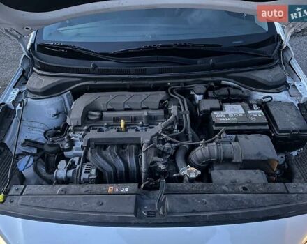 Белый Хендай Акцент, объемом двигателя 1.6 л и пробегом 55 тыс. км за 12700 $, фото 12 на Automoto.ua