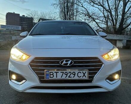 Белый Хендай Акцент, объемом двигателя 1.6 л и пробегом 55 тыс. км за 12700 $, фото 1 на Automoto.ua