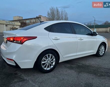 Белый Хендай Акцент, объемом двигателя 1.6 л и пробегом 55 тыс. км за 12700 $, фото 6 на Automoto.ua
