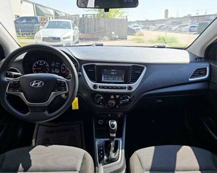 Хендай Акцент 2022 в Тернополе на Automoto.ua Белый Хендай Акцент, объемом двигателя 1.6 л и пробегом 31 тыс. км за 2800 $, фото 5 на Automoto.ua