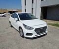 Хендай Акцент 2022 в Тернополе на Automoto.ua Белый Хендай Акцент, объемом двигателя 1.6 л и пробегом 31 тыс. км за 2800 $, фото 3 на Automoto.ua