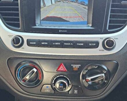 Хендай Акцент 2022 в Тернополе на Automoto.ua Белый Хендай Акцент, объемом двигателя 1.6 л и пробегом 31 тыс. км за 2800 $, фото 6 на Automoto.ua