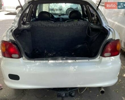 Білий Хендай Акцент, об'ємом двигуна 1.3 л та пробігом 450 тис. км за 1700 $, фото 7 на Automoto.ua