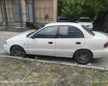 Белый Хендай Акцент, объемом двигателя 1.5 л и пробегом 358 тыс. км за 578 $, фото 1 на Automoto.ua