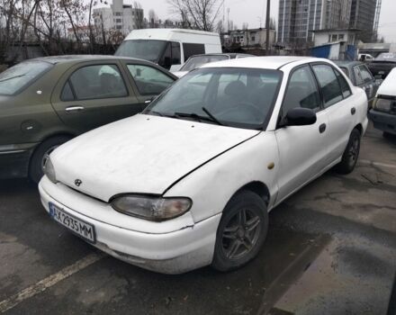 Білий Хендай Акцент, об'ємом двигуна 1.5 л та пробігом 218 тис. км за 650 $, фото 1 на Automoto.ua