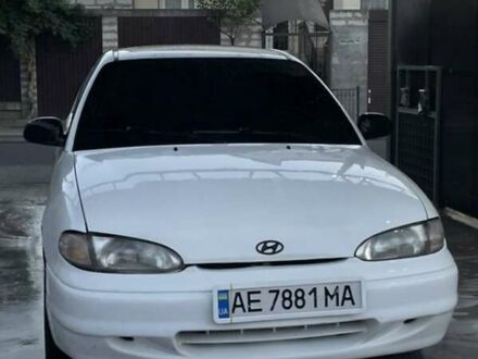 Хендай Акцент 1996 у Одесі на Automoto.ua Білий Хендай Акцент, об'ємом двигуна 1.3 л та пробігом 450 тис. км за 1700 $, фото 1 на Automoto.ua