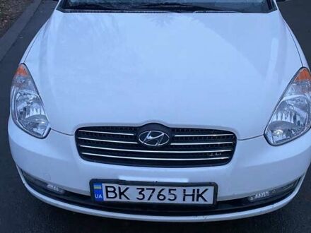 Белый Хендай Акцент, объемом двигателя 1.4 л и пробегом 213 тыс. км за 4900 $, фото 1 на Automoto.ua