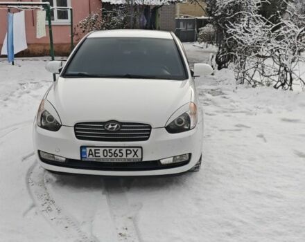 Белый Хендай Акцент, объемом двигателя 1.4 л и пробегом 200 тыс. км за 5000 $, фото 1 на Automoto.ua