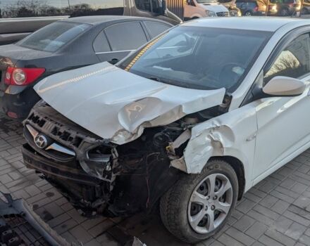 Белый Хендай Акцент, объемом двигателя 1.4 л и пробегом 105 тыс. км за 3200 $, фото 1 на Automoto.ua