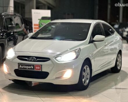 Белый Хендай Акцент, объемом двигателя 1.6 л и пробегом 163 тыс. км за 7990 $, фото 1 на Automoto.ua