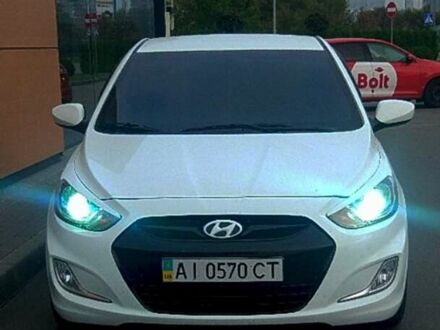 Хендай Акцент 2011 в Вышгороде на Automoto.ua Белый Хендай Акцент, объемом двигателя 1.6 л и пробегом 98 тыс. км за 8000 $, фото 1 на Automoto.ua
